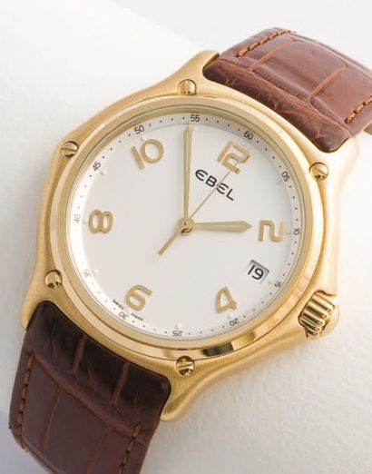 EBEL Montre 1911 / Or rose, vers 2008 Grand classique de la marque en or rose avec...