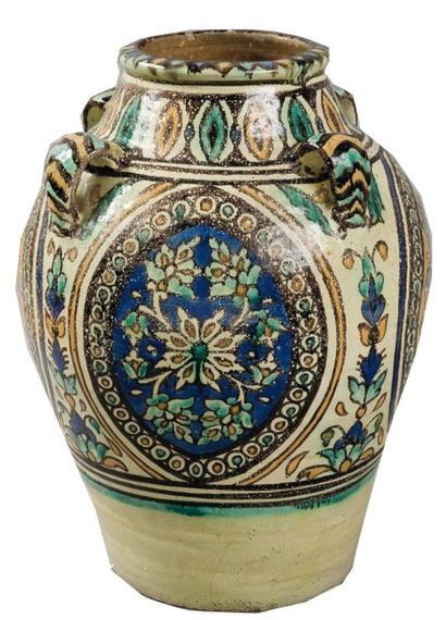 null Ateliers De Verclos, Tunisie. Grand vase à quatre anses, en faïence polychrome,...