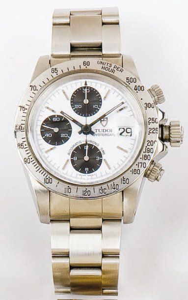 TUDOR - OYSTERDATE: Bracelet montre chronographe en acier. Cadran blanc à trois compteurs....