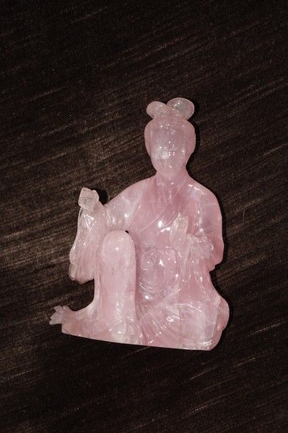 null Statuette de Kwan-Yin en quartz rose H. 10,8 cm