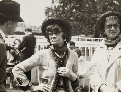 Coco Chanel, 1964-1970. Quatre tirages argentiques...