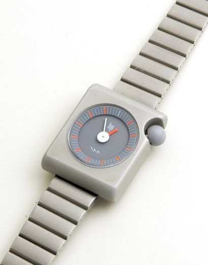 null LIP (Roger Tallon/MACH 2000 B.43331), vers 1975. 1 watch
Montre femme design...