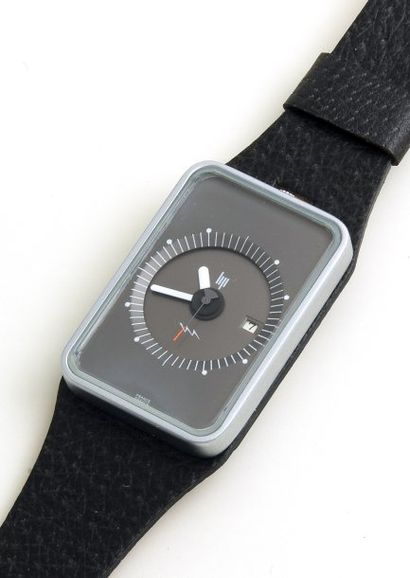 null LIP (Roger Tallon B.43404), vers 1976. 1 watch
Montre design chromée, date,...