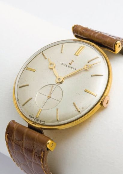 JUVENIA (Classique Vendomes) vers 1950 Superbe montre classique plaquée or jaune...