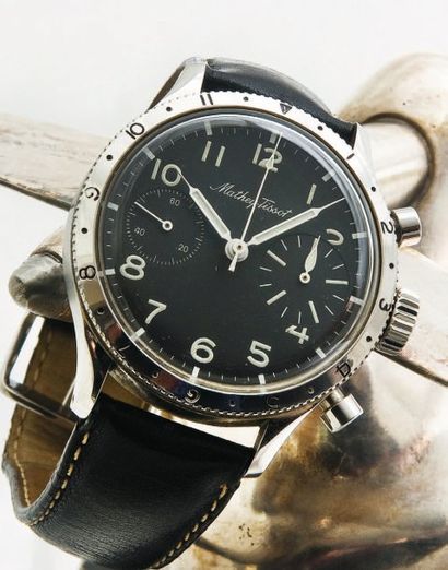 MATHEY-TISSOT (Chronographe T 20 / Style Aéronautique Navale) vers 1960 Rare chronographe...
