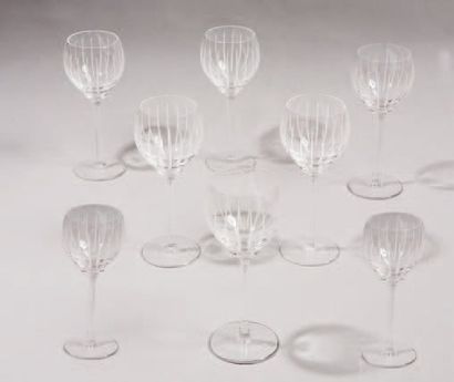 HERMÈS Paris Lot de huit verres à eau «Fanfare» en cristal taillé sur piedouche.