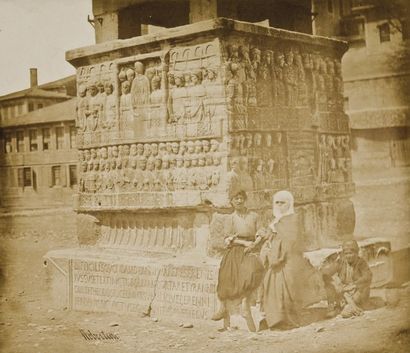 James Robertson (1813-1888) Constantinople, c. 1855. Couple devant l'obélisque. Epreuve...