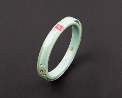 null CHANEL - Automne / Hiver 2000 Bracelet jonc 10mm en résine vert d'eau à inclusions...