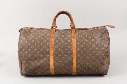 null Louis VUITTON

Sac " Keepall " 60 cm en toile monogram et cuir naturel, fermeture...