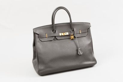 null HERMES Paris made in France année 2008

Sac "Birkin" 40cm en veau Togo plomb,...