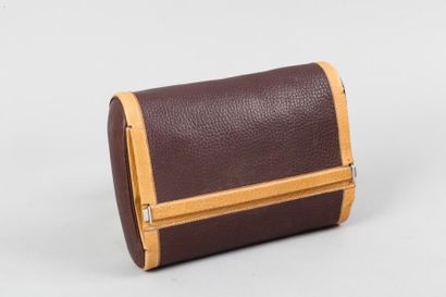 null HERMES Paris

Trousse de toilette 25cm en cuir grené cacao gansé de cuir grené...