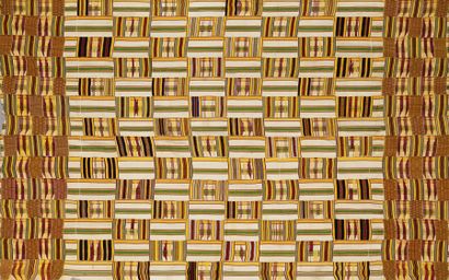 null Tissage Ewe (Evhe) en soie et coton, Ghana. An Ewe (Asante) cotton and silk...