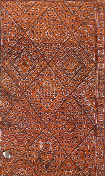 null Tapis fragmente Berbere, Maroc A 19th century Berber incomplete rug Lorsqu’un...