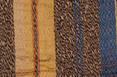 null Tissage algerien en soie, Afrique du nord An antique Algerian silk weaving Ce...
