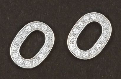 null POMELLATO « Milano » - Deux pendentifs en or gris ornés de pavages de diamants...