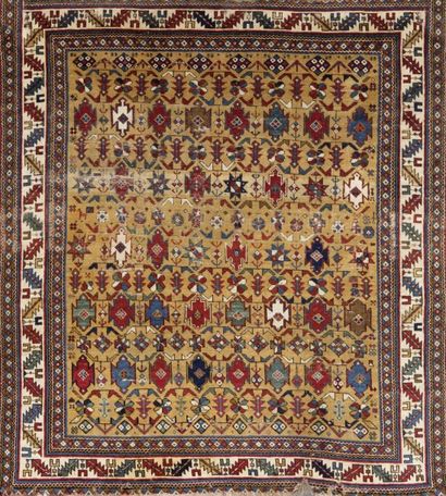 null Tapis Kouba, Caucase A mid 19th century Kuba rug, The Caucasus Beau décor composé...