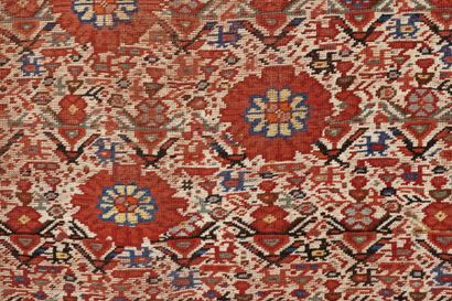 null Tapis Khamseh, Iran An antique Khamseh Khamseh rug, Baharlu-Ainalu Tribes rug,...