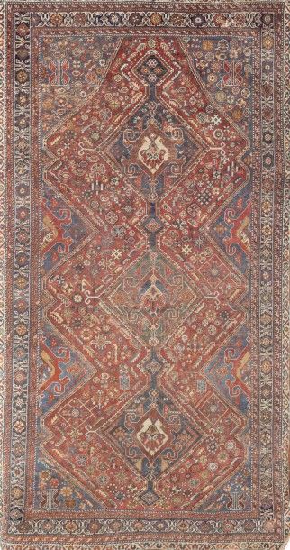 null Tapis Ghashghai du Fars, Iran A antique Fars carpet, Iran Décor de trois motifs...