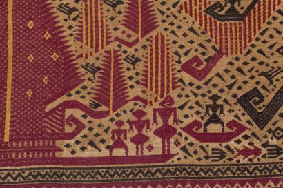 null Tissage indonesien, Indonésie An early 20th century Iberian looped rug Décor...