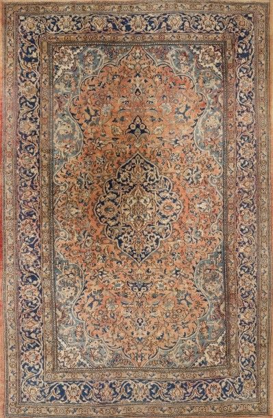Tapis d’Iran A 20th century decorative persian...