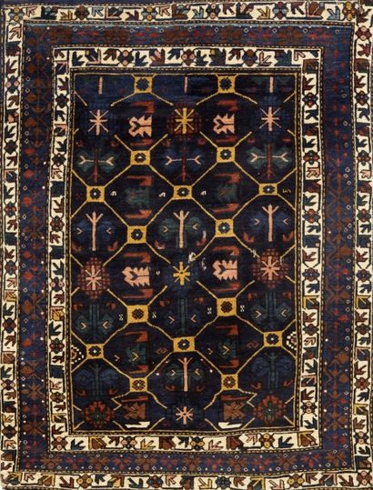 null Tapis du Sud du Caucase An early 20th century South Caucasian rug Décor d’un...