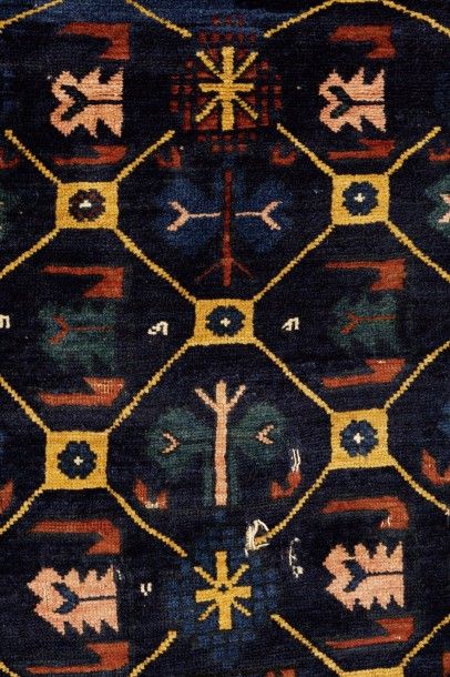 null Tapis du Sud du Caucase An early 20th century South Caucasian rug Décor d’un...
