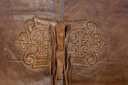 null Élément en cuir, Algérie ? A rare North African leather saddle for a camel or...
