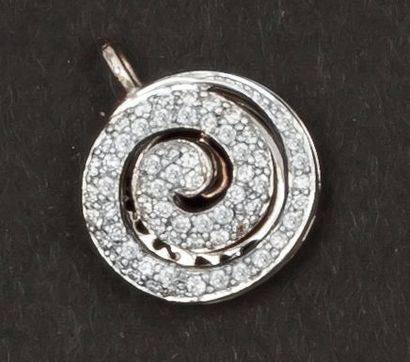 null Pendentif « Spirale » en or gris ajouré entièrement serti de diamants taillés...