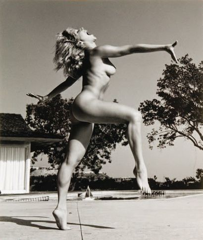 André de Dienes (1913-1985) Nu au bassin, c. 1960. Epreuve argentique d'époque, tirée...