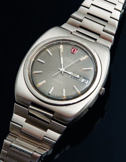 OMEGA (Genève Megaquartz 32KH z), vers 1975 Montre design tonneau avec bracelet intégré...