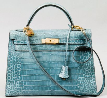 HERMÈS Paris made in France Exceptionnel sac « Kelly « 33 cm en crocodile bleu délavé,...