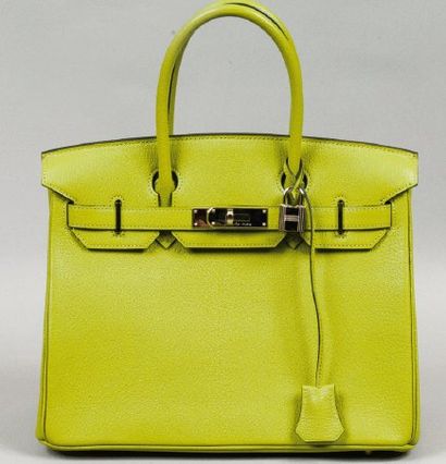 HERMÈS Paris made in France Sac «Birkin» 30 cm en cuir grené vert pistache, attaches...