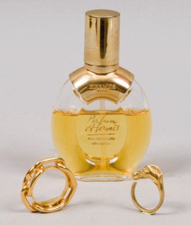 HERMÈS Paris Lot comprenant un vaporisateur 30 ml «Parfum d'HERMÈS », une attache...