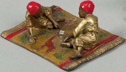 Ecole autrichienne. Bronze de Vienne, début XXe siècle Les joueurs de dés Petite...