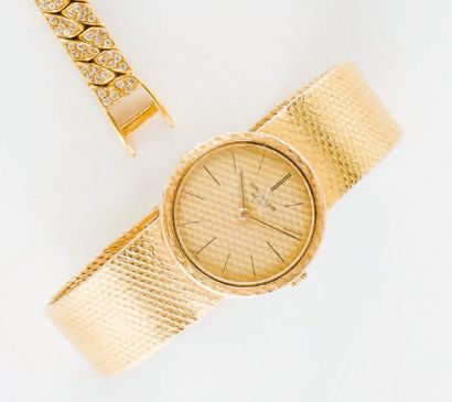 PATEK PHILIPPE Bracelet montre de dame en or jaune, cadran or, mouvement mécanique,...