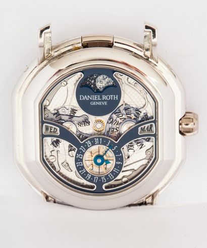 DANIEL ROTH TOURBILLON Très rare et grande montre bracelet en platine (950).
Boîtier...