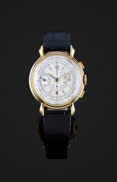 VACHERON CONSTANTIN Rarissime et beau chronographe bracelet en or 18K (750).
Boîtier...