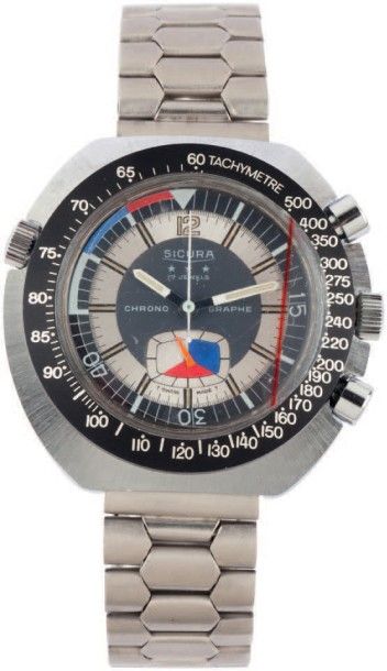 SICURA vers 1970 Grand chronographe bracelet en métal chromé.
Boitier coussin, fond...