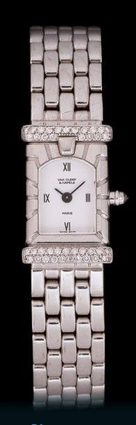 VAN CLEEF & ARPELS N°331963112273 vers 1990
Montre bracelet en or blanc 18k (750)....