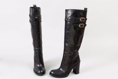 GUCCI Paire de bottes en cuir noir, pattes de mollet, talons bois 95mm, semelles...