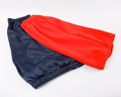 CHLOE Lot de deux jupes boules à taille et ourlet froncés, l'une en lainage rouge,...
