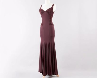 Hervé LEROUX Robe du soir à bretelles en jersey viscose bordeaux, décolleté cœur...