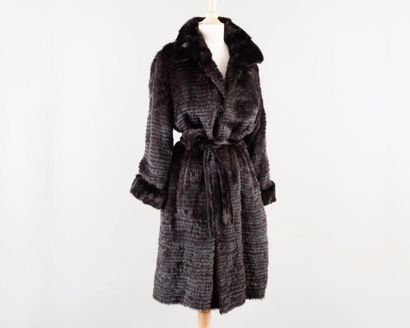 Manteau réversible en nylon de soie noir...