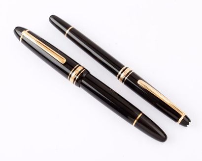 null MONTBLANC « Meisterstuck » - Lot de deux stylos en bakélite noir, un stylo à...