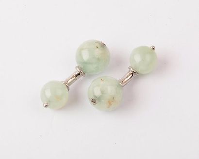 null Paire de boutons de manchettes en or gris ornés de boules d’agate verte et de...