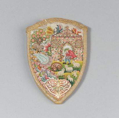 null Un lot de 6 pièces : quatre bourses, broderies polychromes, or et argent et...