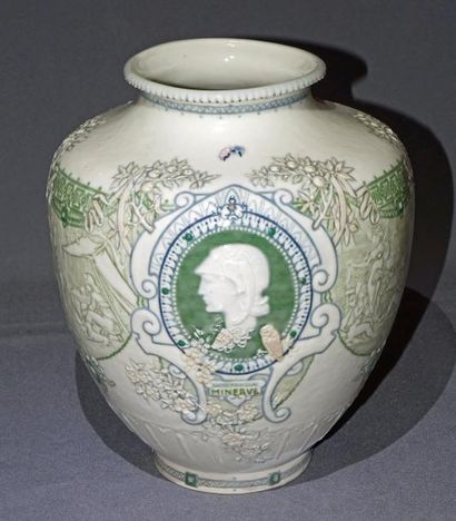 null Taxile DOAT (1851-1938), Manufacture Nationale de SEVRES

Vase globulaire en...