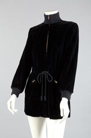 null YVES SAINT LAURENT rive gauche, circa 1970

Veste en velours noir, col droit...