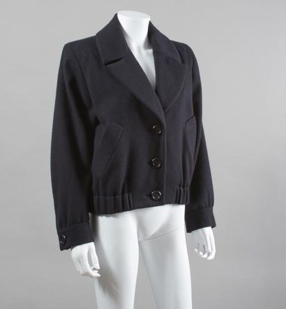 null Yves SAINT LAURENT rive gauche circa 1990

Blouson en lainage noir, col châle...