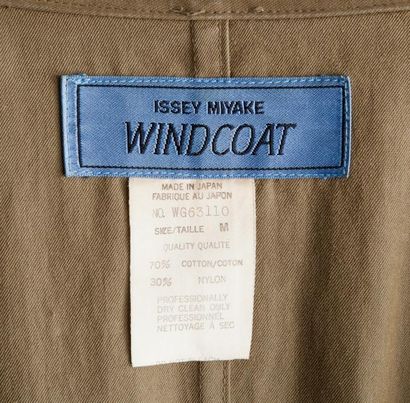 null Issey MIYAKE Windcoat

Imperméable overs size inspiré des costumes des acteurs...